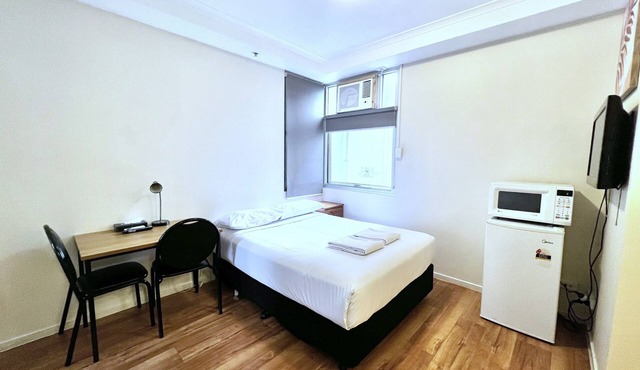 Modern Studio Apartment in Prime Melbourne CBD Location