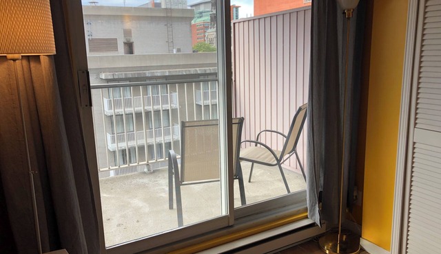 Modern studio condo in heart of downtown Montréal