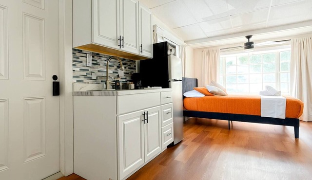 Modern Studio Escape 10min to Legoland