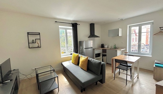 Modern studio with mezzanine, located a stone's throw from Clermont-Ferrand station