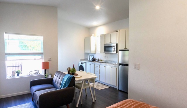 Modern Studio House 🌞 Fully private & 5 min to beach