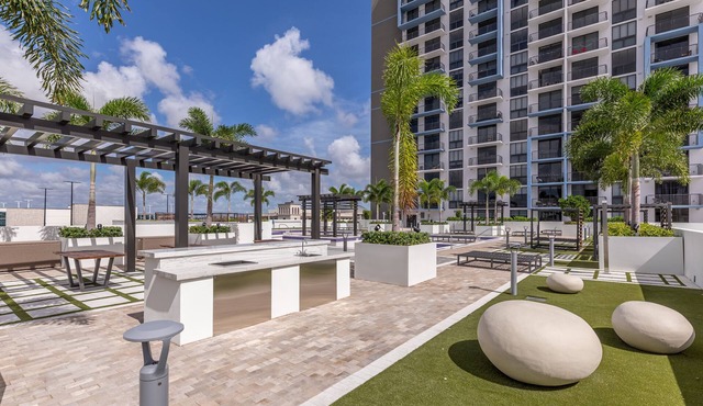 Modern Studio in Downtown Doral