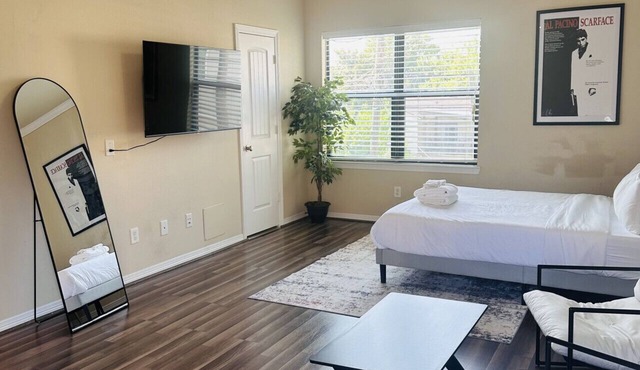 Modern Studio Near Dining, Trails & Entertainment
