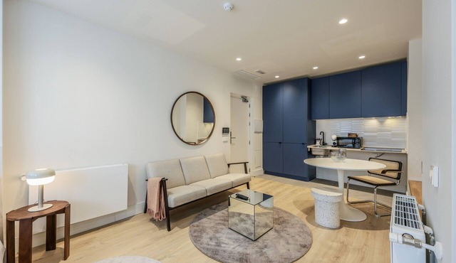 Modern studio near the Royal Palace 01