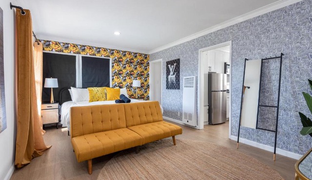 Modern Studio Oasis near Sunset Blvd