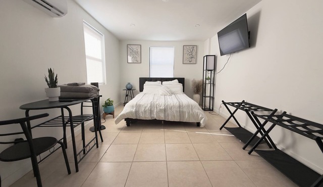 Modern Studio Retreat in the Heart of Wilton Manors