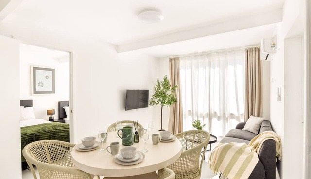 Modern Studio Retreat in Heart of Sunnybank