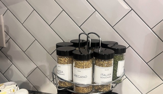 Modern Studio Walk to UPenn Univ &Hosp & Drexel. Ideal for travel professionals