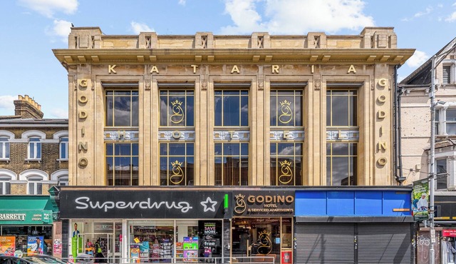 Modern Studio with Balcony – Ilford, 20 Minutes away from central London