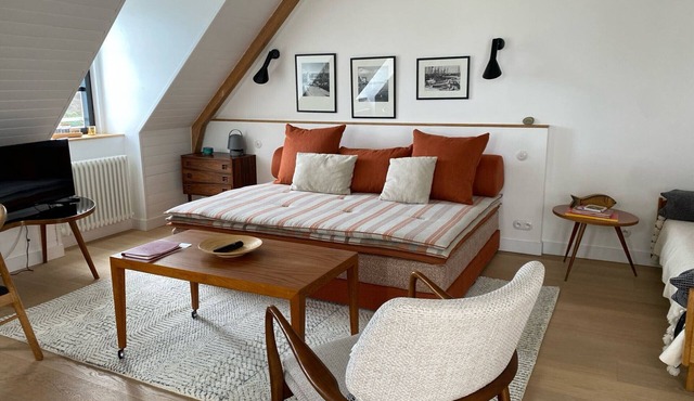 Modern studio with sea view in Sauzon