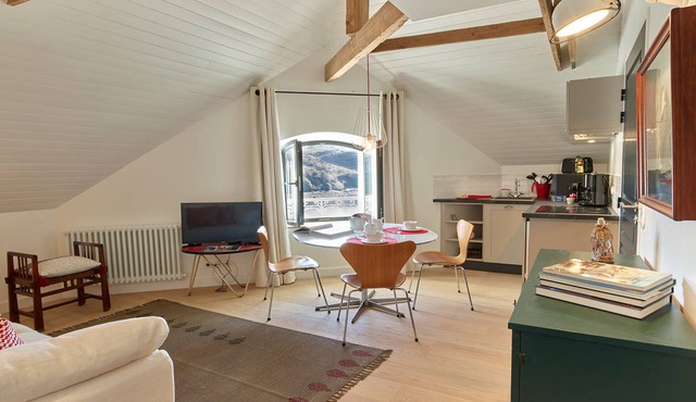 Modern studio with sea view and cozy comfort in Sauzon