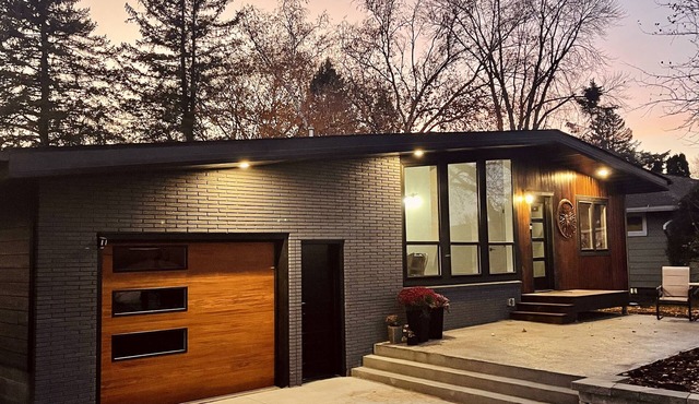 Modern style, 1 block from Lake Pepin