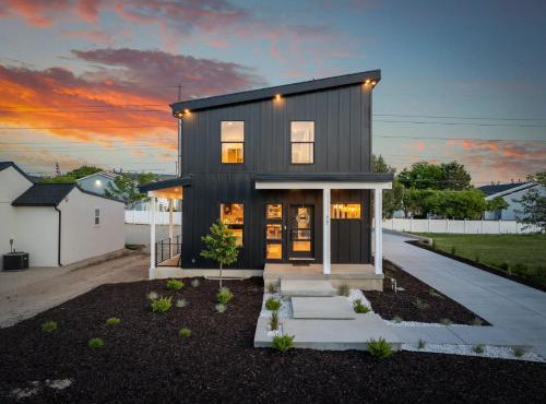 Modern Style Apartment Near Canyon RSL and expo
