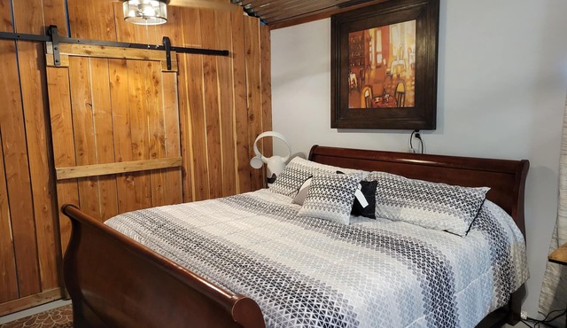Modern Style Cabin with deck to watch ranch animal