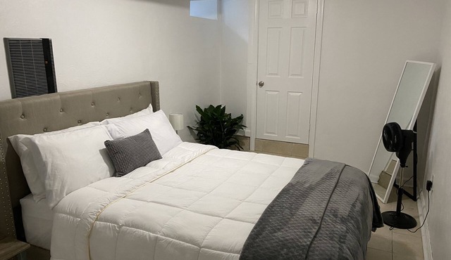 Modern Style Cozy Private Apt