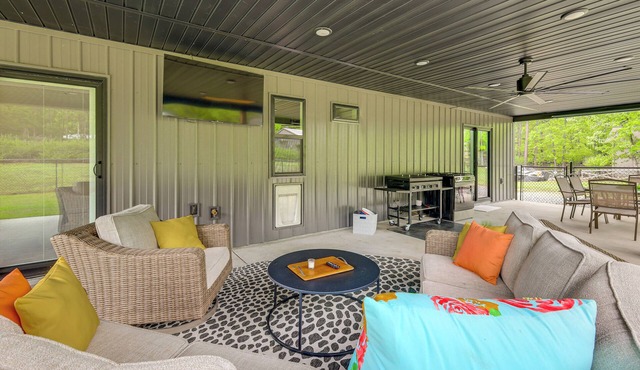 Modern-Style Home w/Patio, Near Greers Ferry Lake