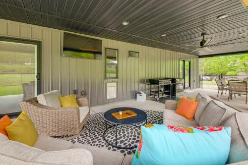 Modern-Style Home w/Patio, Near Greers Ferry Lake
