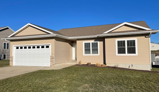 modern style large family home.n5 bed 3 bath with plenty of living space.