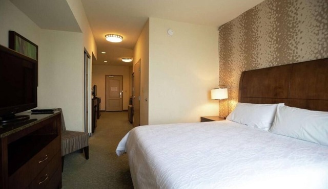 Modern Style Room Ideal for Memorable Louisiana Escapades - Perfect for Couples!