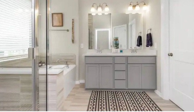 Modern & stylish townhouse in sought out Sienna