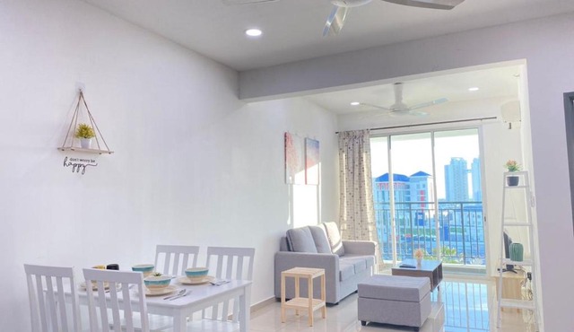 Modern Stylish 2 ROOM SUITE MP8@Metropol Perda BM