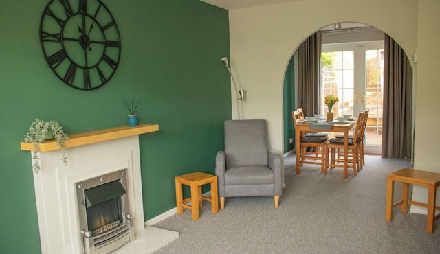 Modern & Stylish 3 Bed Home Stafford - Pass the Keys