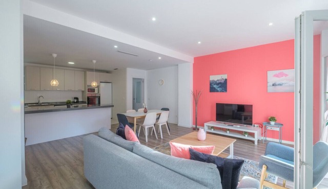 Modern, Stylish Apartment