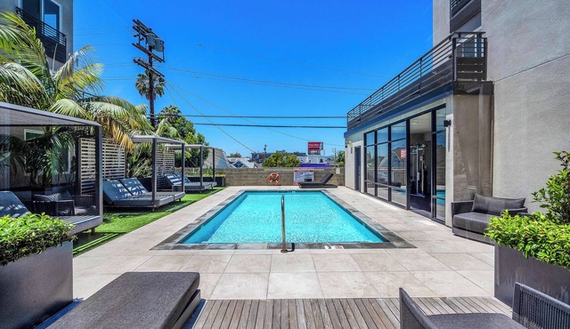 Modern Stylish Gillis House with Pool