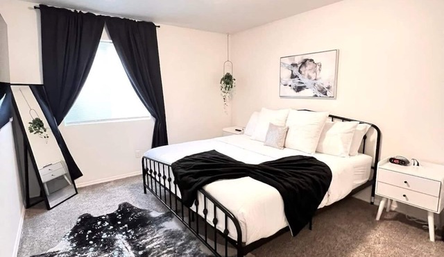 Modern & Stylish, King bed, WiFi