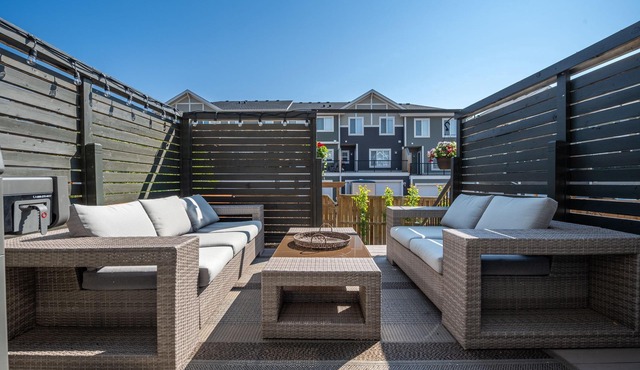 Modern, Stylish, Professionally Decorated, spa Like, 4 Bedroom Home