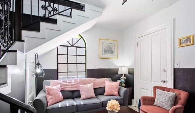 Modern Stylish Suite Near French Quarter