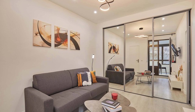 Modern Suite with Patio Boulogne-Billancourt