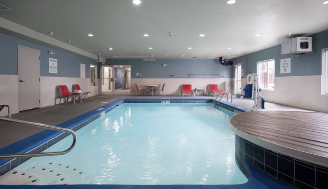 Modern Suite in Chattanooga Near Tennessee Aquarium for Family Adventures