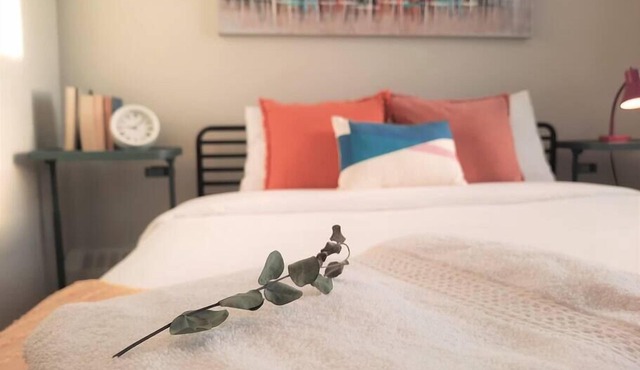 Modern Suite in Historic Bldg. Minutes to DT