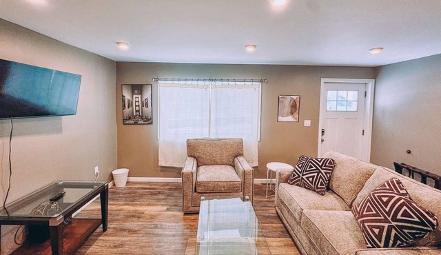 Modern Suite | Near BU, Hospitals & Downtown | NY