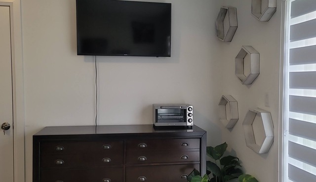 Modern Suite Near Hamilton Airport