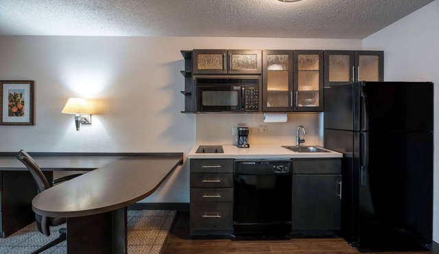 Modern Suite | Pet Friendly | Free Parking