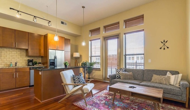 Modern Suite + Pool + Gym