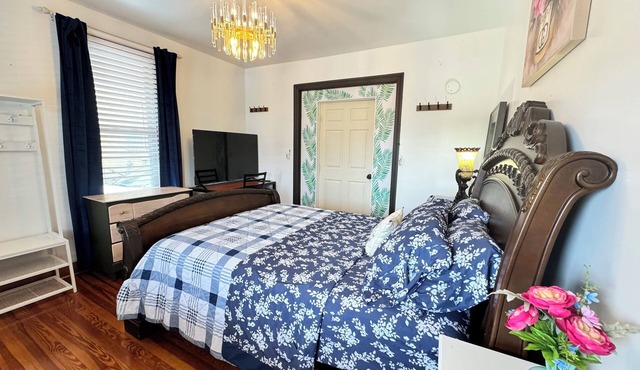 Modern Suite room near Hershey Medical Center