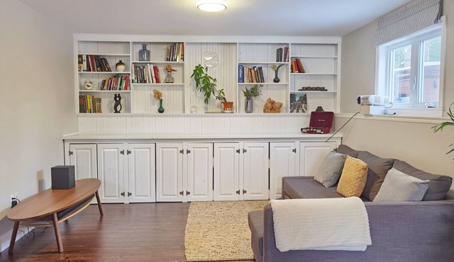 Modern suite with 2 bedrooms closing to everywhere