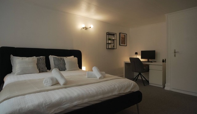 Modern Suite with a View of the Aare - Heart of the Old Town I