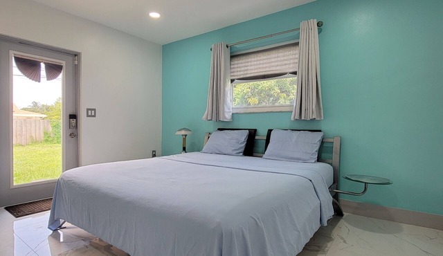 Modern Suite with private entrance