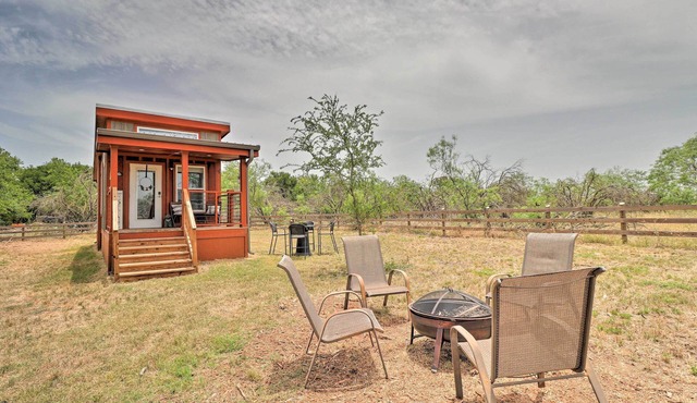 Modern ‘Sunset Cabin’ w/Wood Fire Pit!