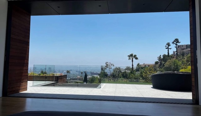 Modern Sunset Strip 3 Bedroom View Home with Pool & Spa