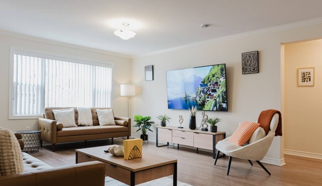 Modern Sydney Retreat - Private 4BR, 2BR for Groups of 8