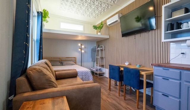 Modern Tiny Home 15 mins from Fort Worth