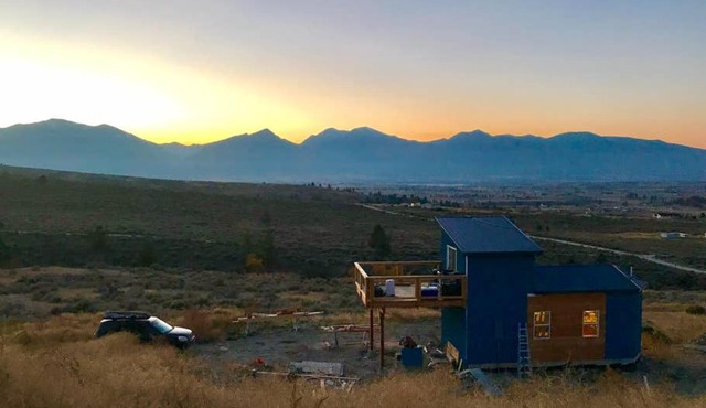 Modern Tiny House With Spectacular Views