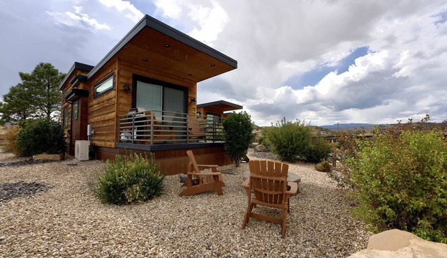 Modern Tiny Loft Near Grand Staircase, Utah Views!