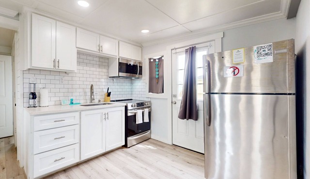 Modern, top-floor home with beach access & grill - snowbird- & dog-friendly