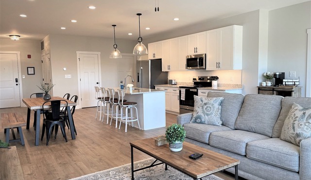 Modern Top-level 2BR/2BA Condo w/Private Balcony in a Secured Bldg w/Elevator!